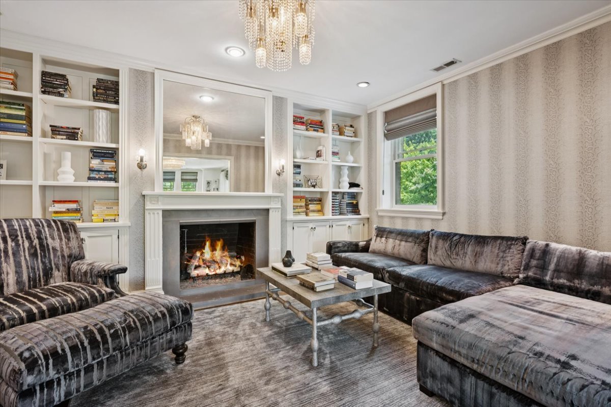 395 Greenleaf Avenue