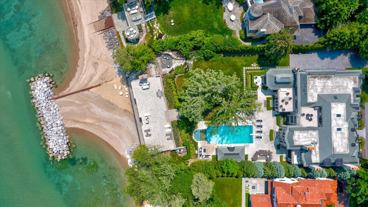319 SHERIDAN Road