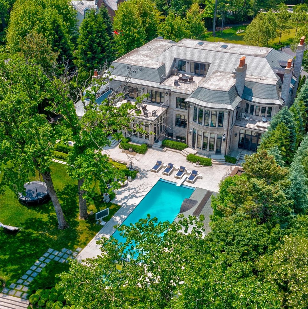 319 SHERIDAN Road