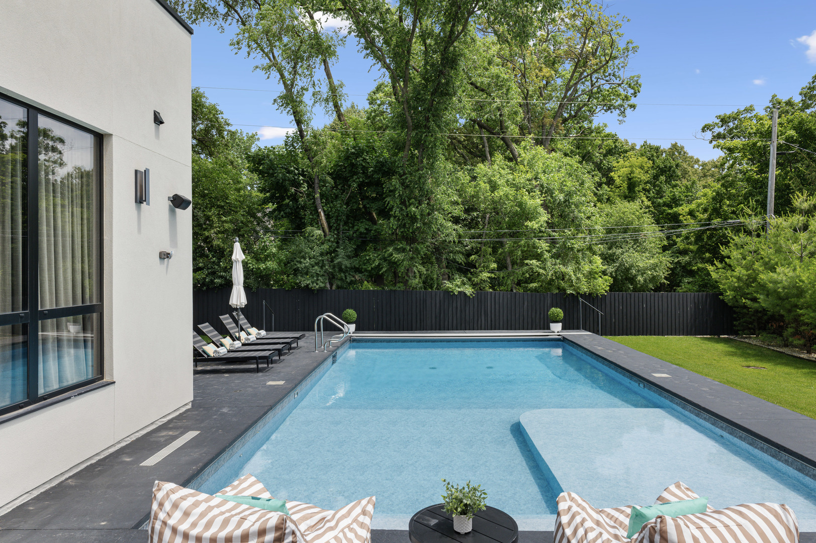 921 Sheridan Road
