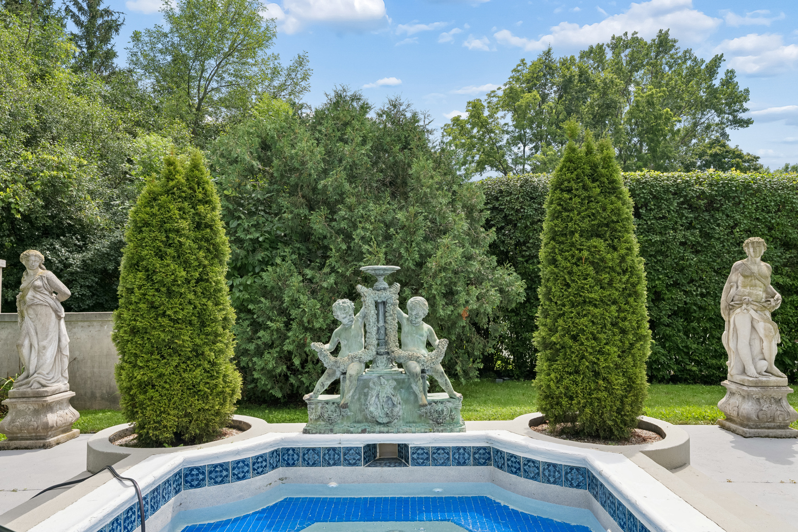 275 Sussex Lane