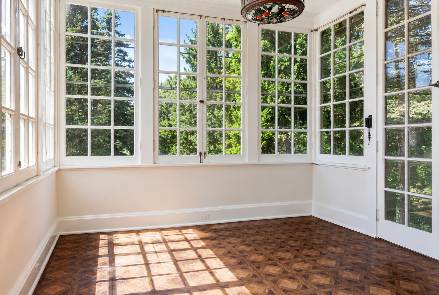 275 Sussex Lane