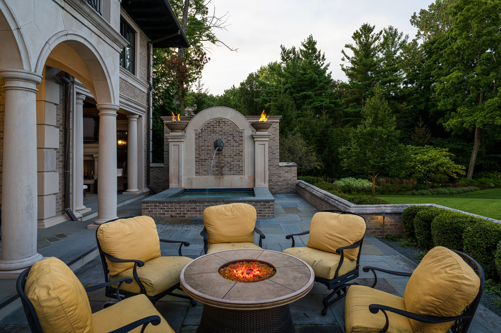 595 Circle Lane