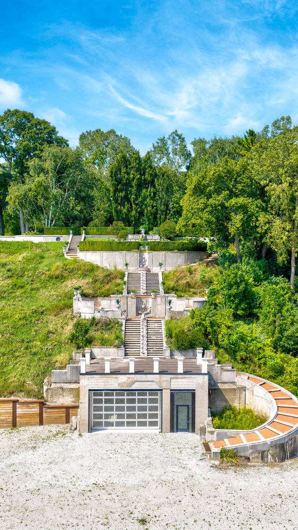 595 Circle Lane