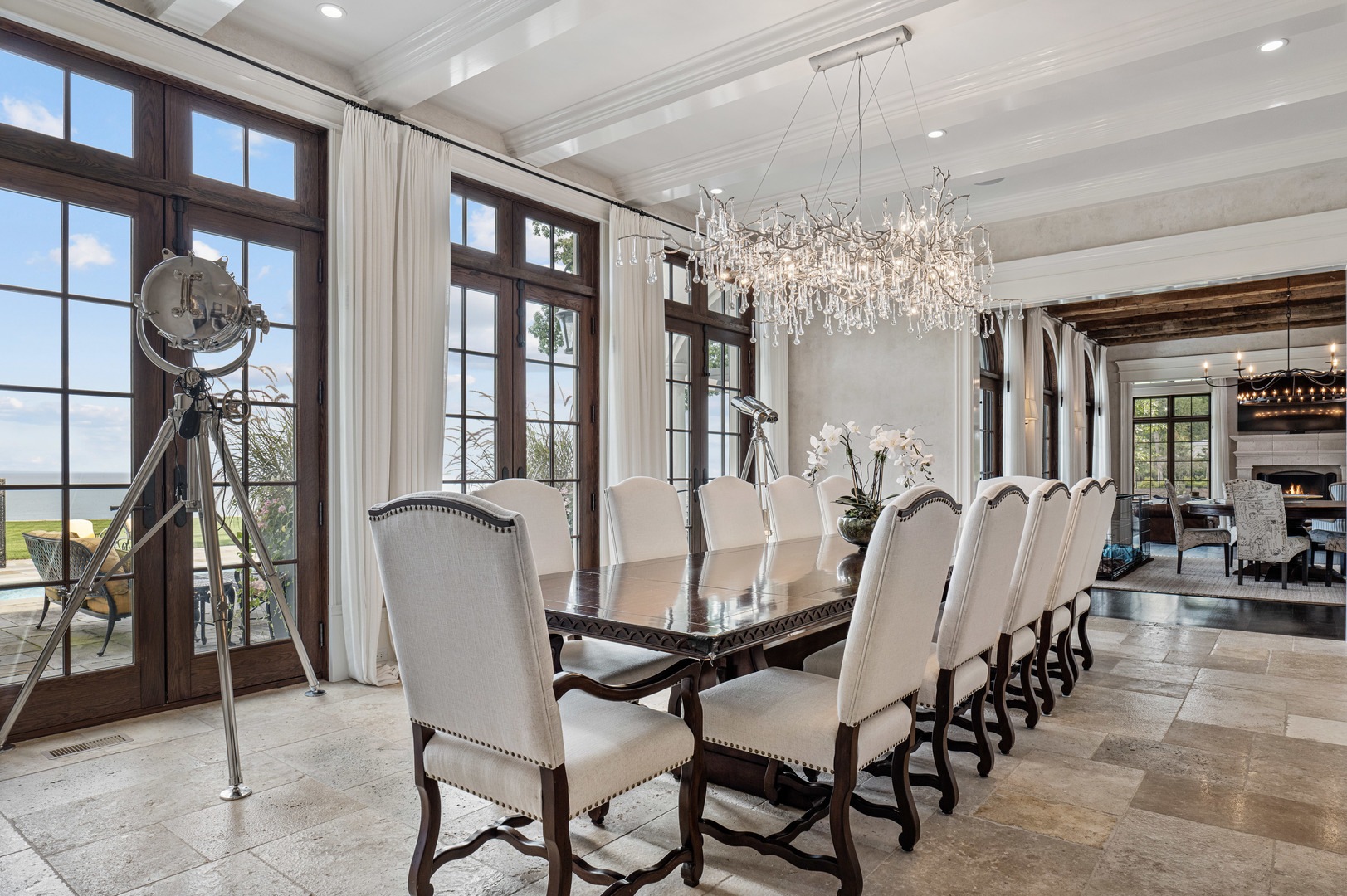 595 Circle Lane