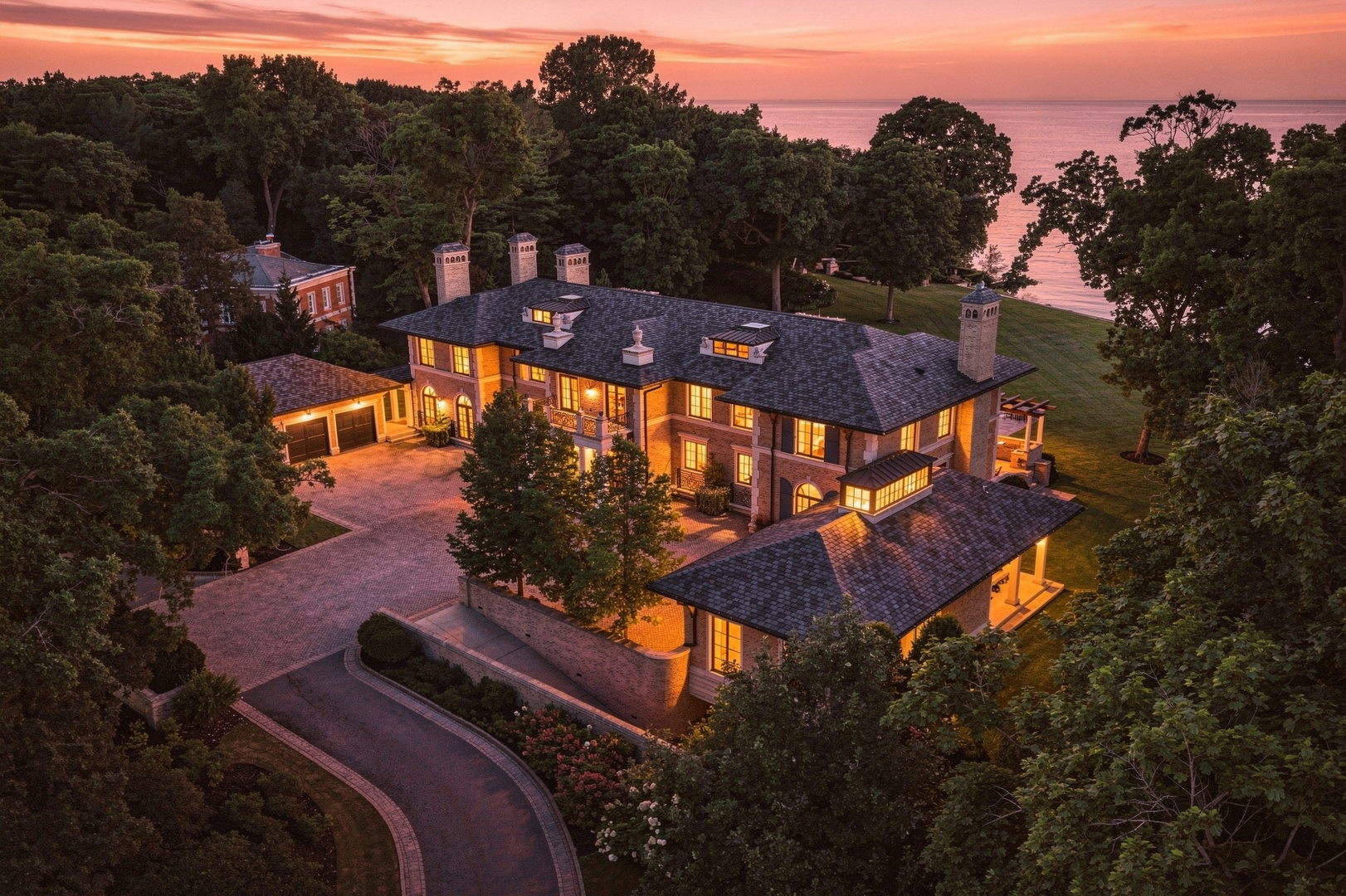 595 Circle Lane