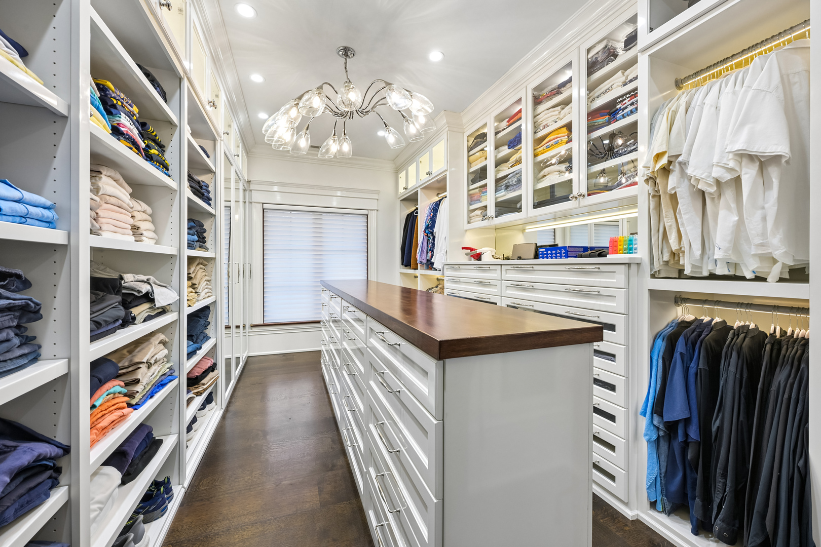 595 Circle Lane
