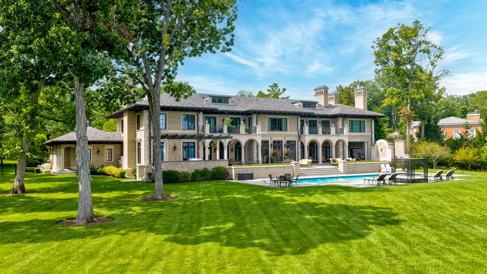 595 Circle Lane