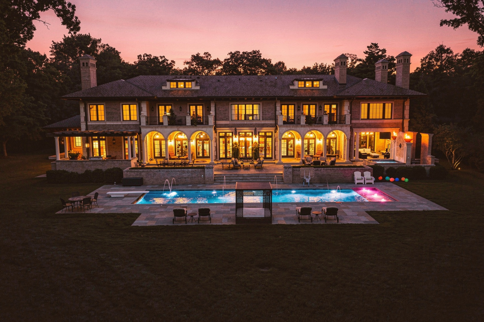 595 Circle Lane
