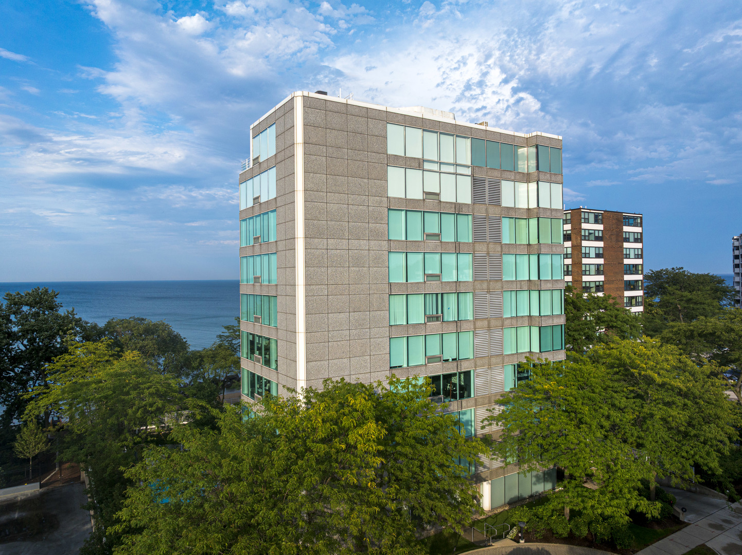 1618 SHERIDAN Road Unit: PH