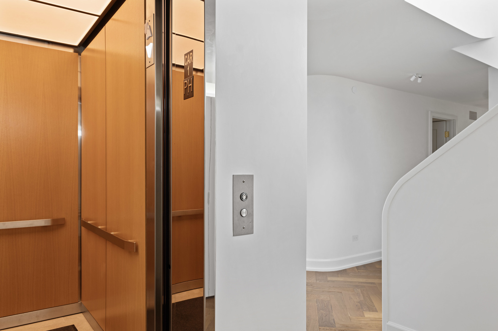 1618 SHERIDAN Road Unit: PH