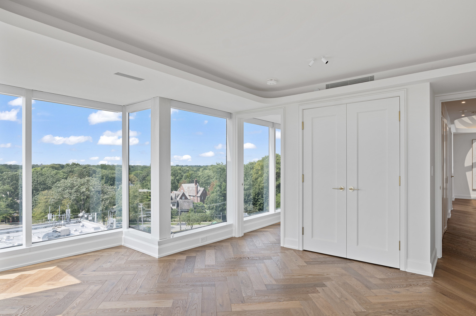 1618 SHERIDAN Road Unit: PH