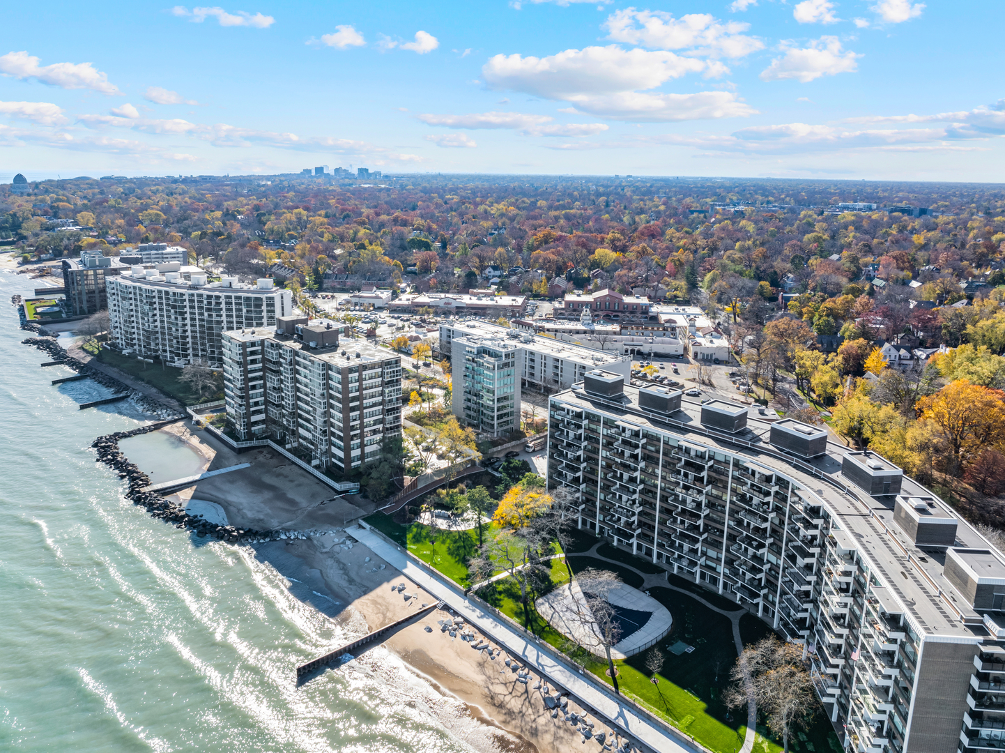 1618 SHERIDAN Road Unit: PH