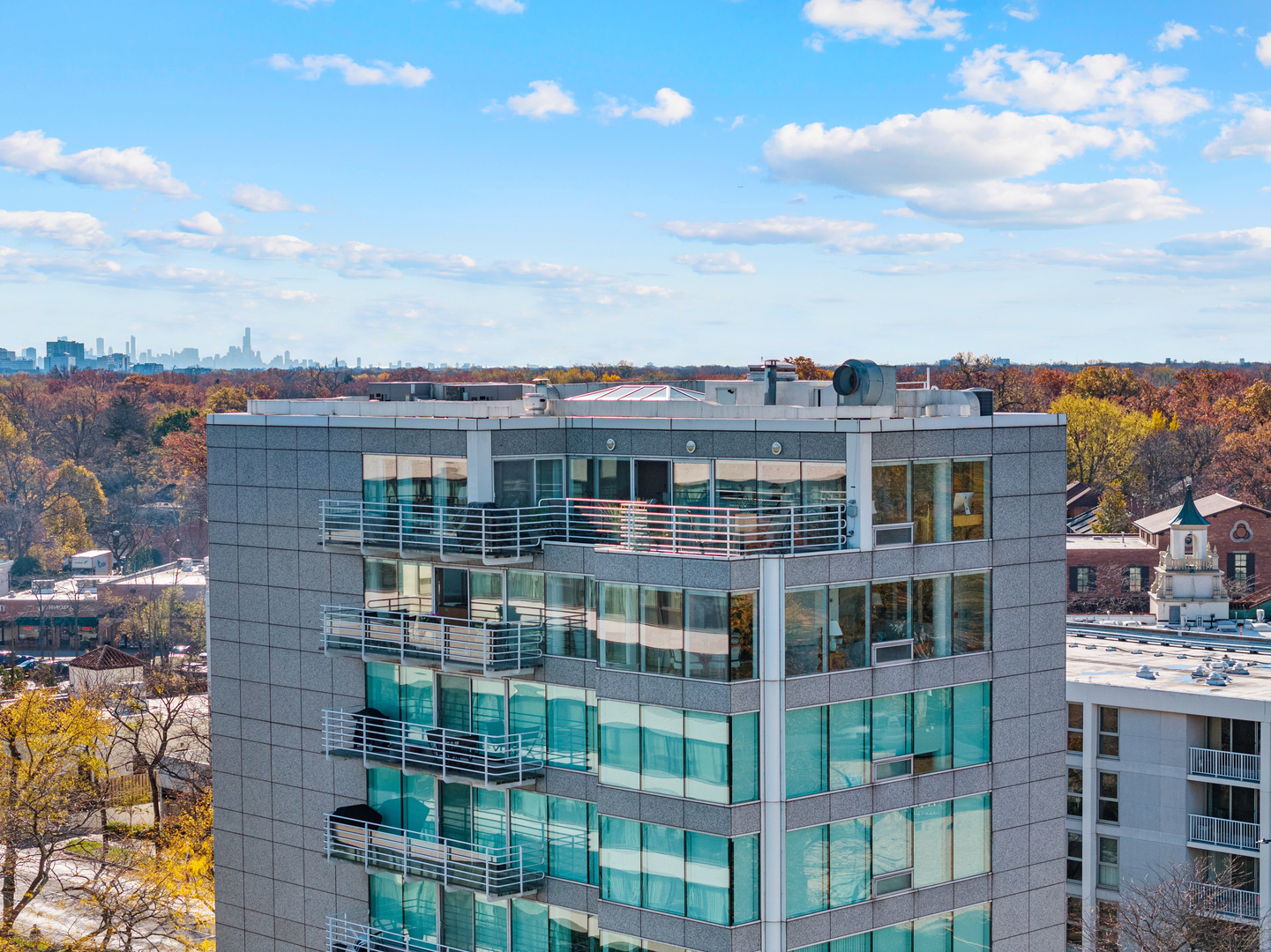 1618 SHERIDAN Road Unit: PH