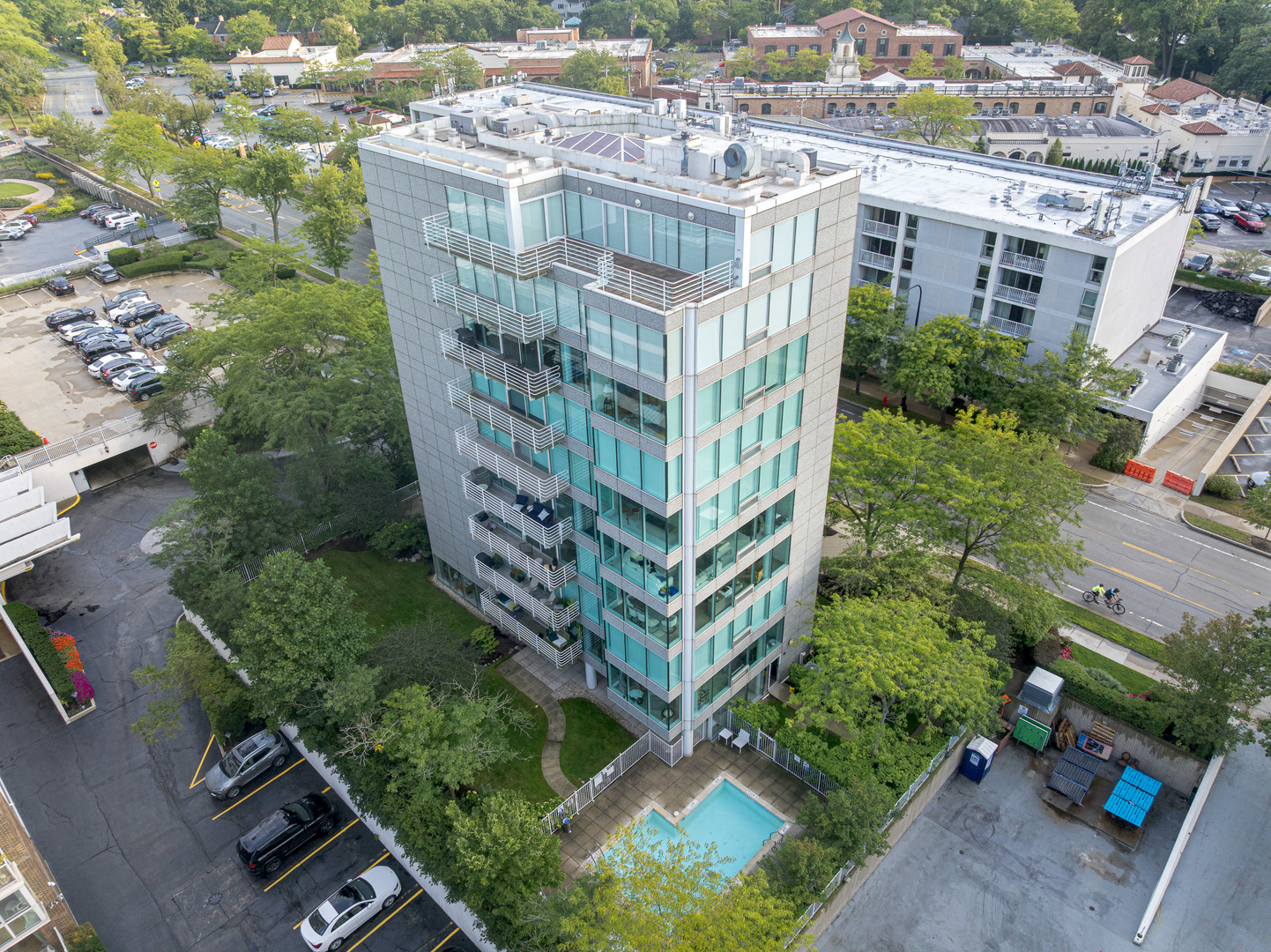 1618 SHERIDAN Road Unit: PH