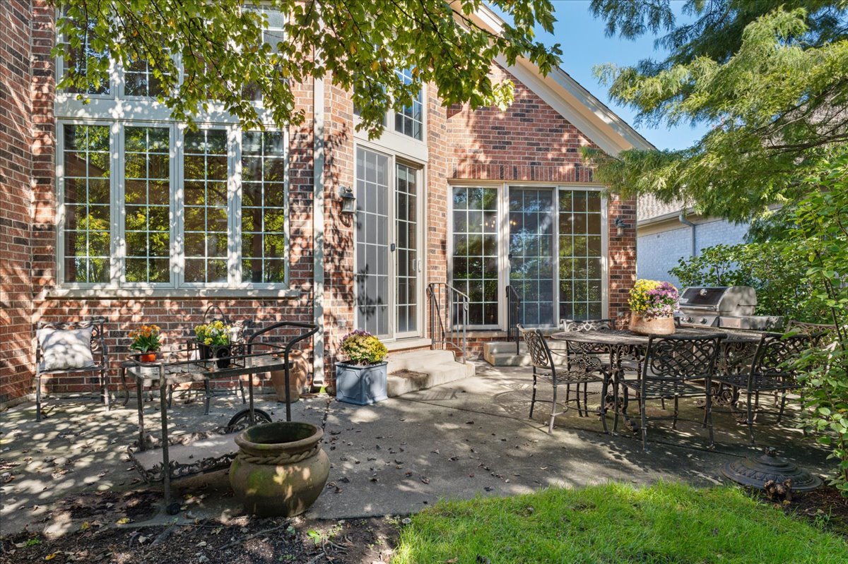 2060 Claridge Court
