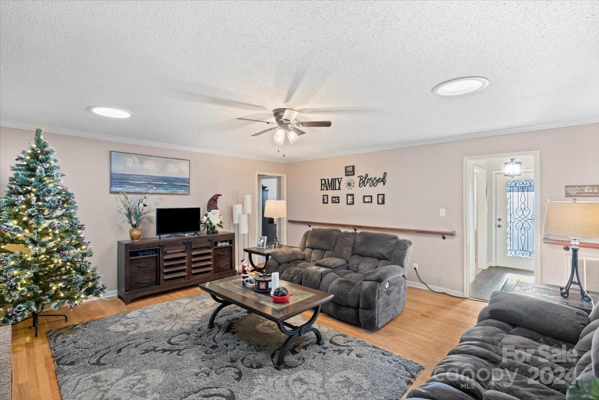 3105 Hilton Road