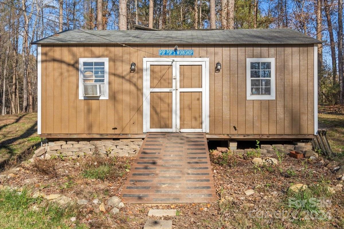 3105 Hilton Road