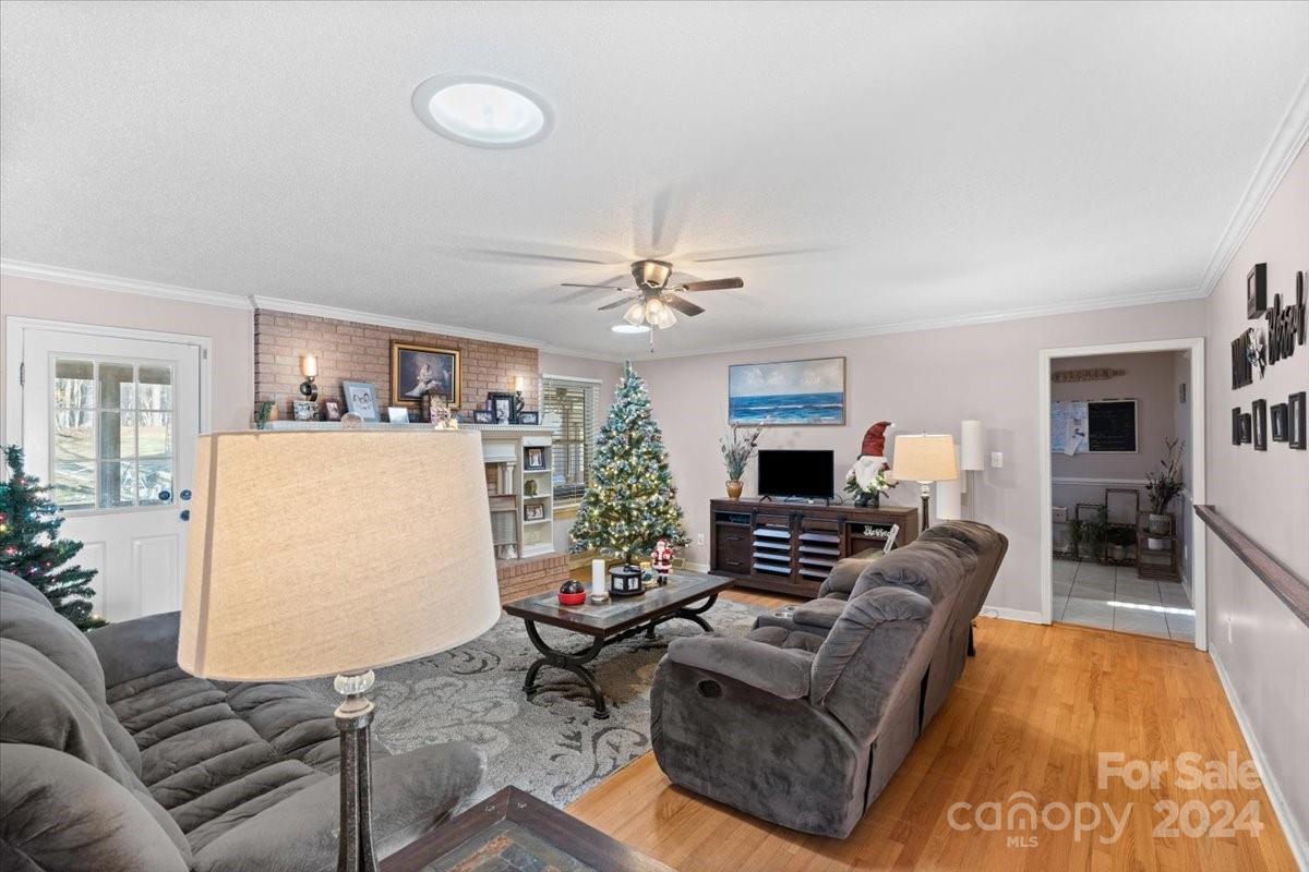 3105 Hilton Road
