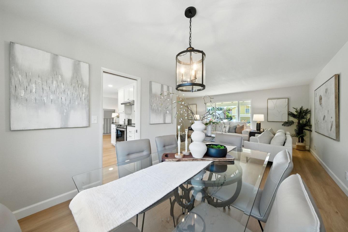 4608 Royal Garden Place