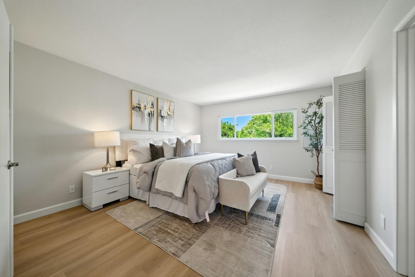 4608 Royal Garden Place