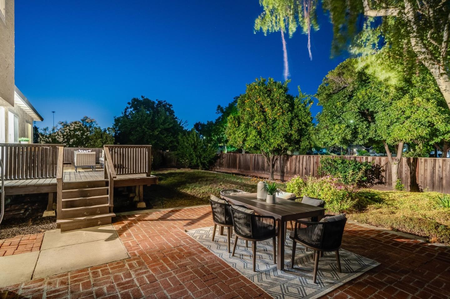 4608 Royal Garden Place