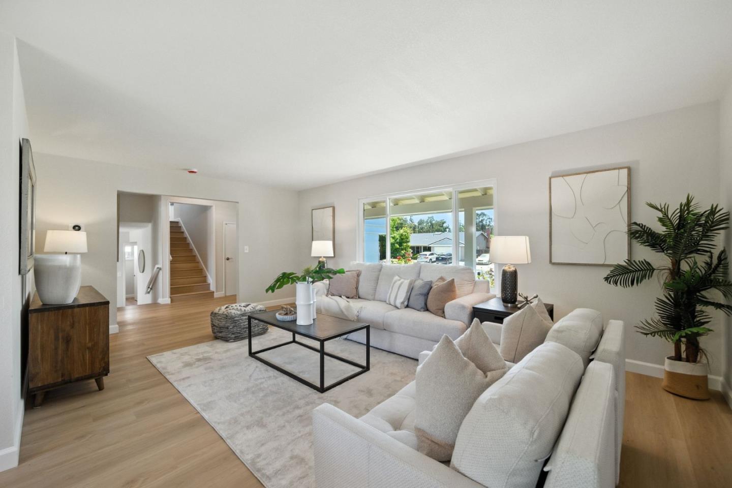 4608 Royal Garden Place