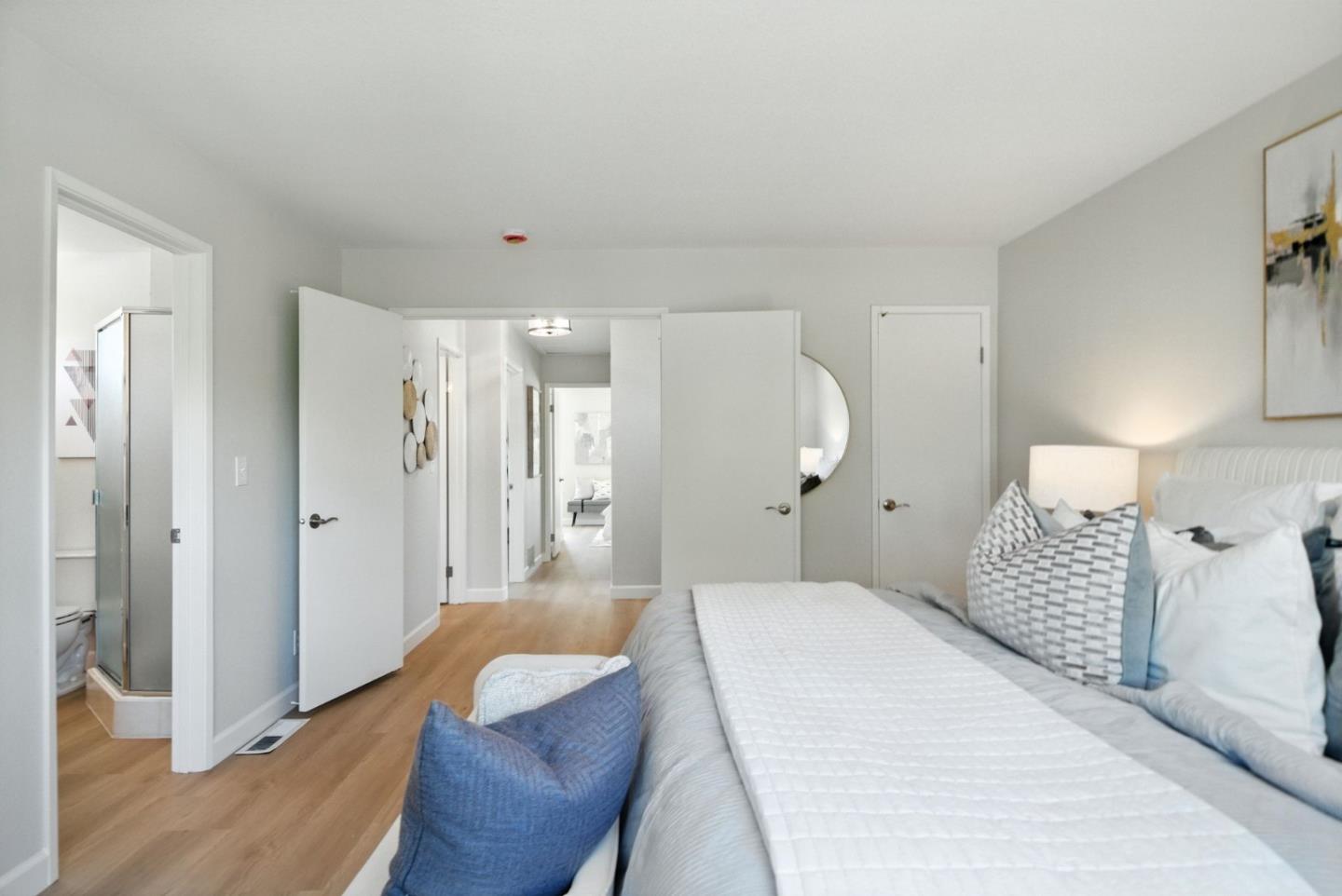 4608 Royal Garden Place