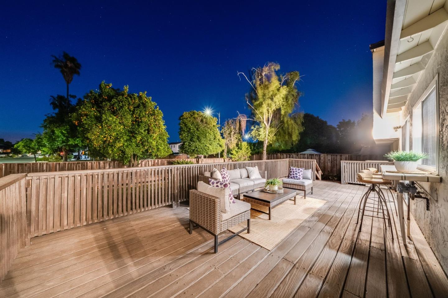 4608 Royal Garden Place