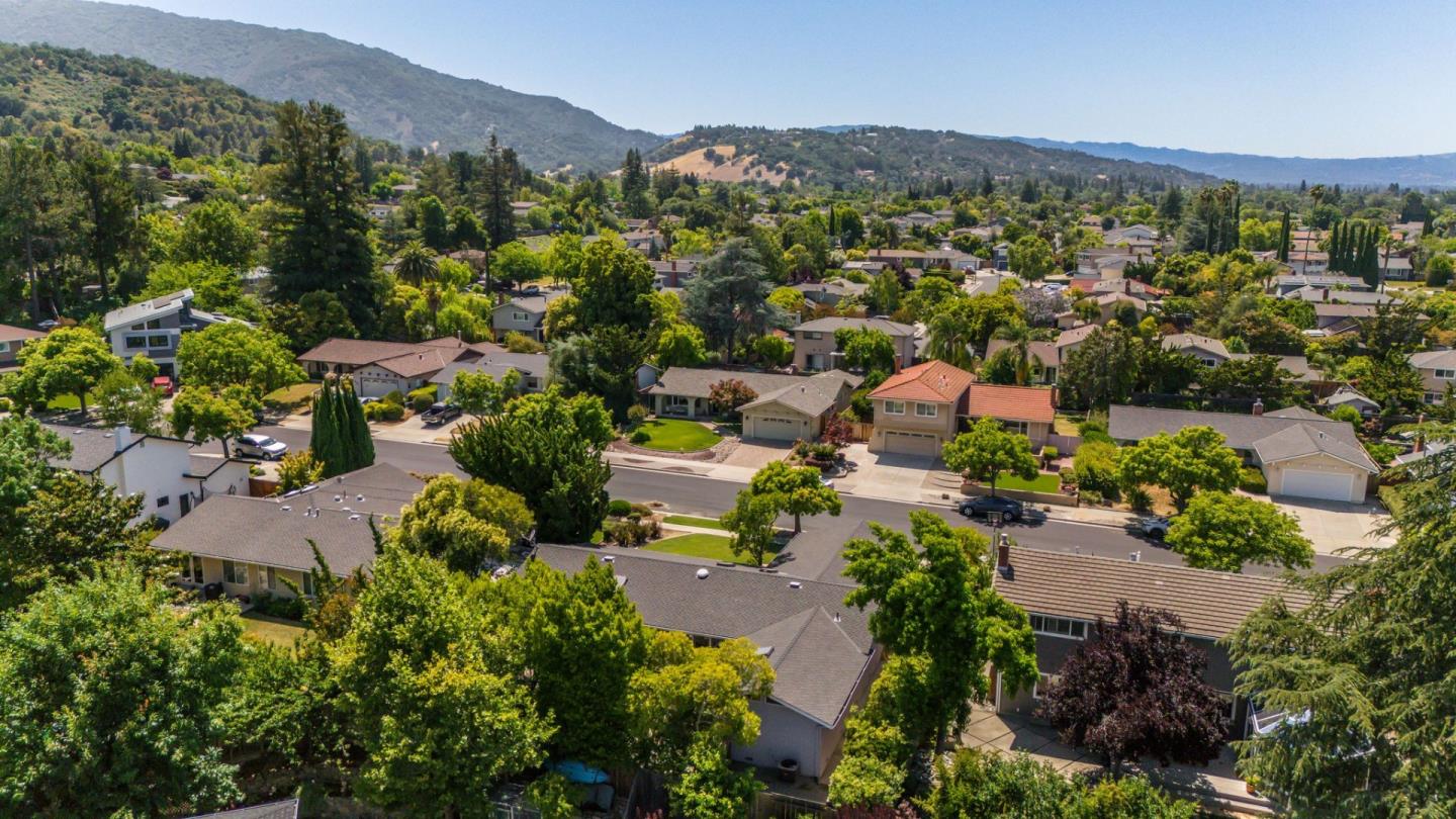 6182 Calle Del Conejo