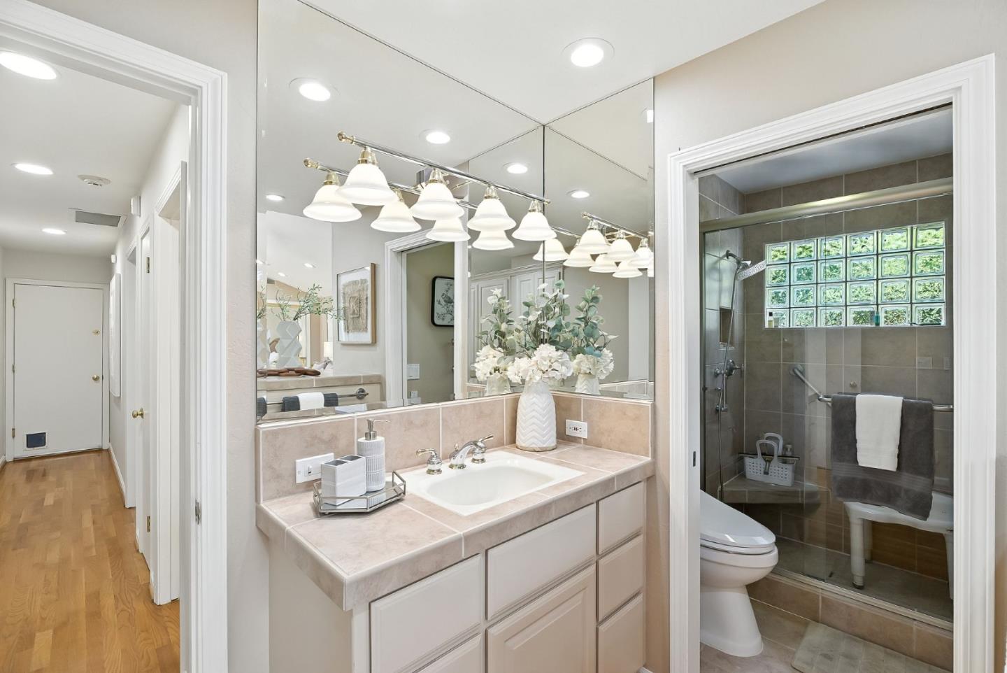 6182 Calle Del Conejo