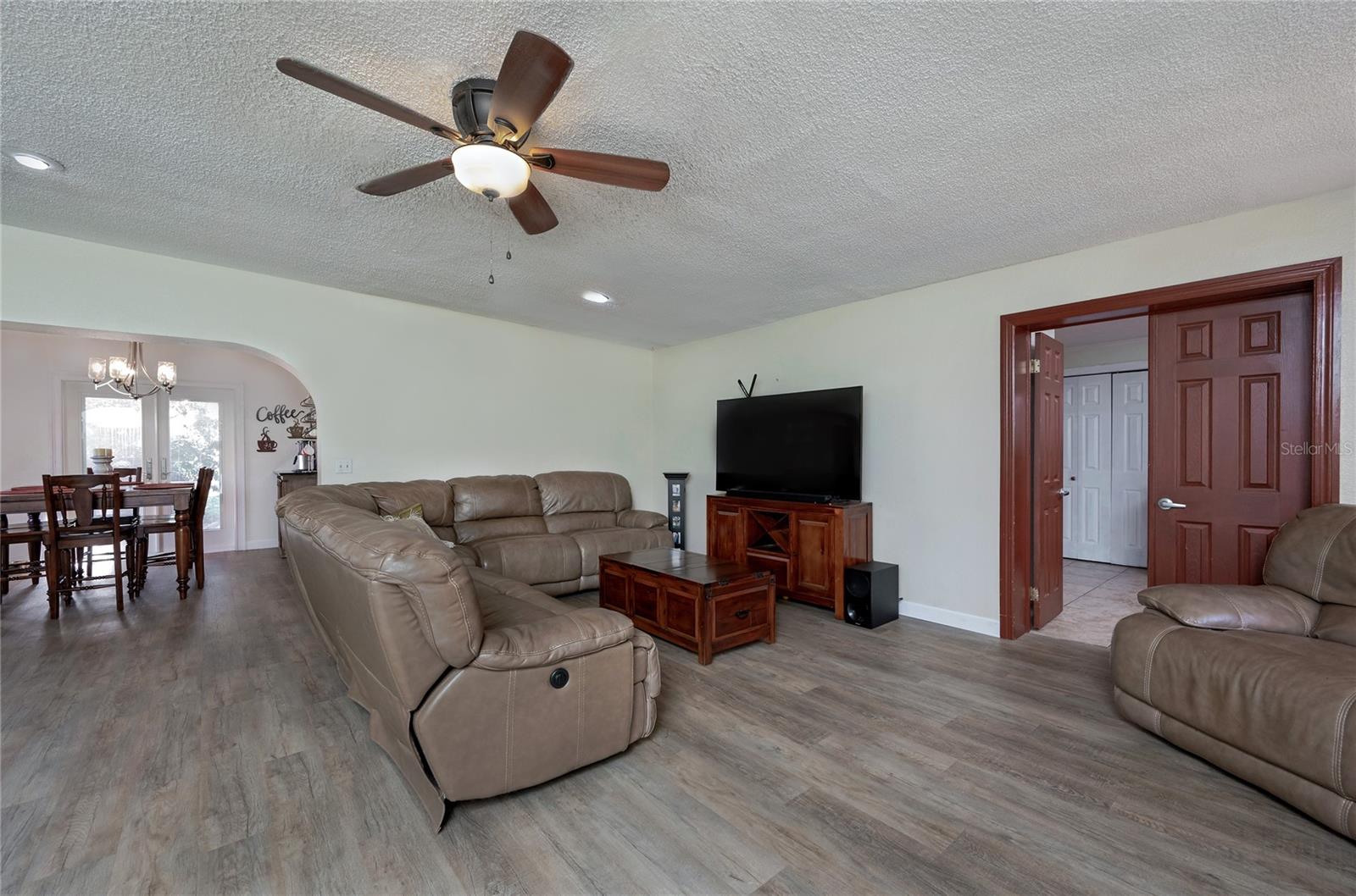1100 SUNCREST DR