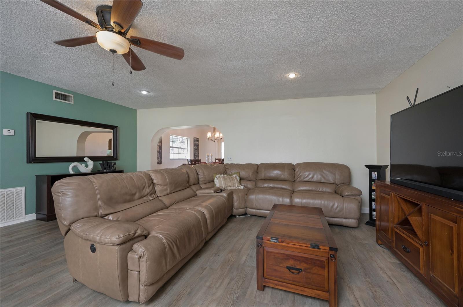 1100 SUNCREST DR
