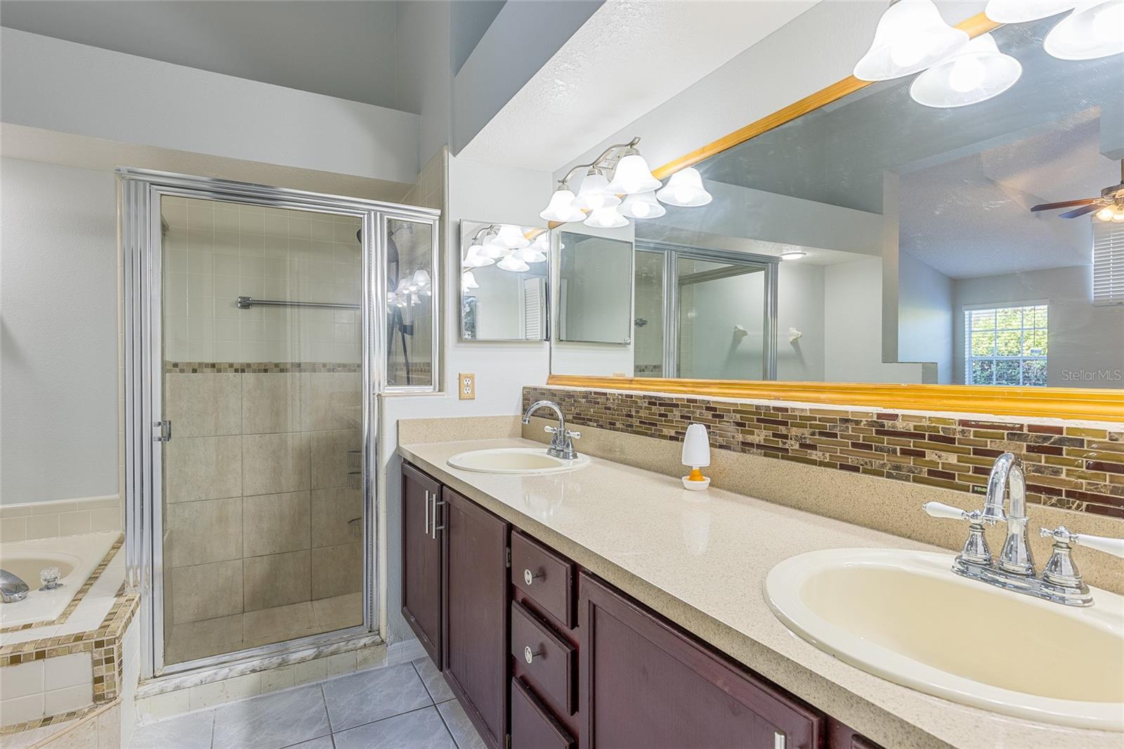 2376 ISLAND CLUB WAY