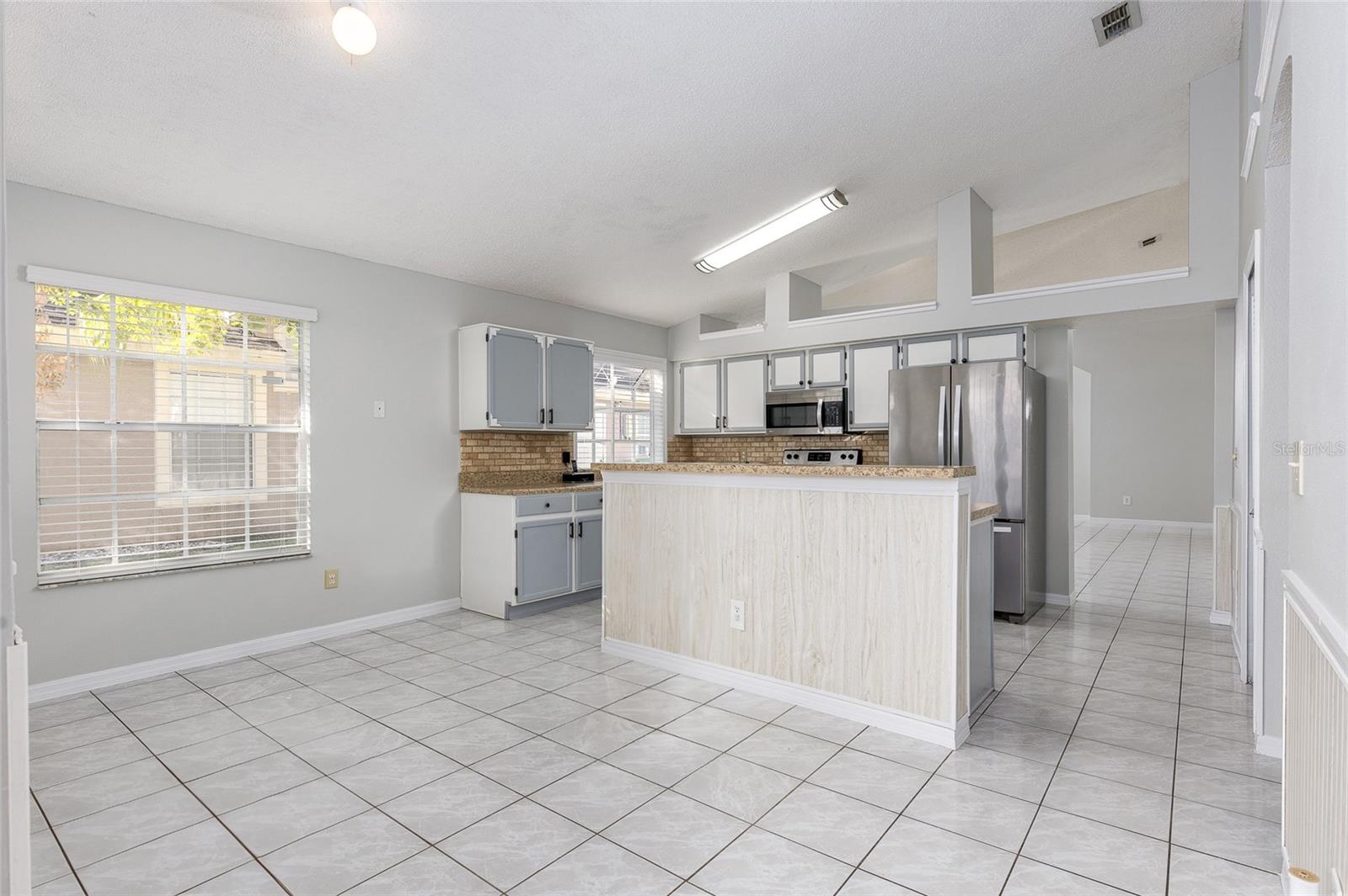 2376 ISLAND CLUB WAY
