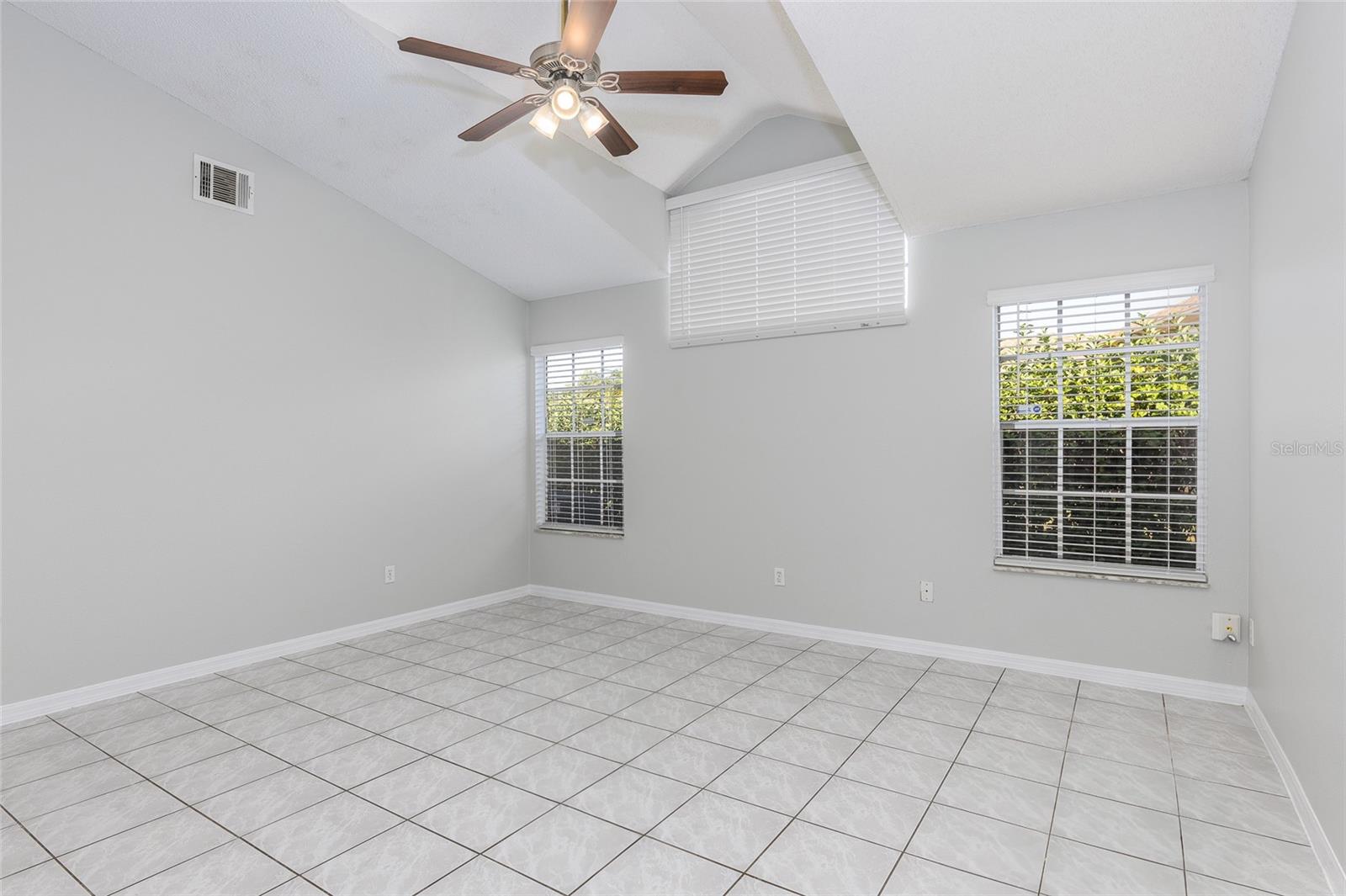 2376 ISLAND CLUB WAY