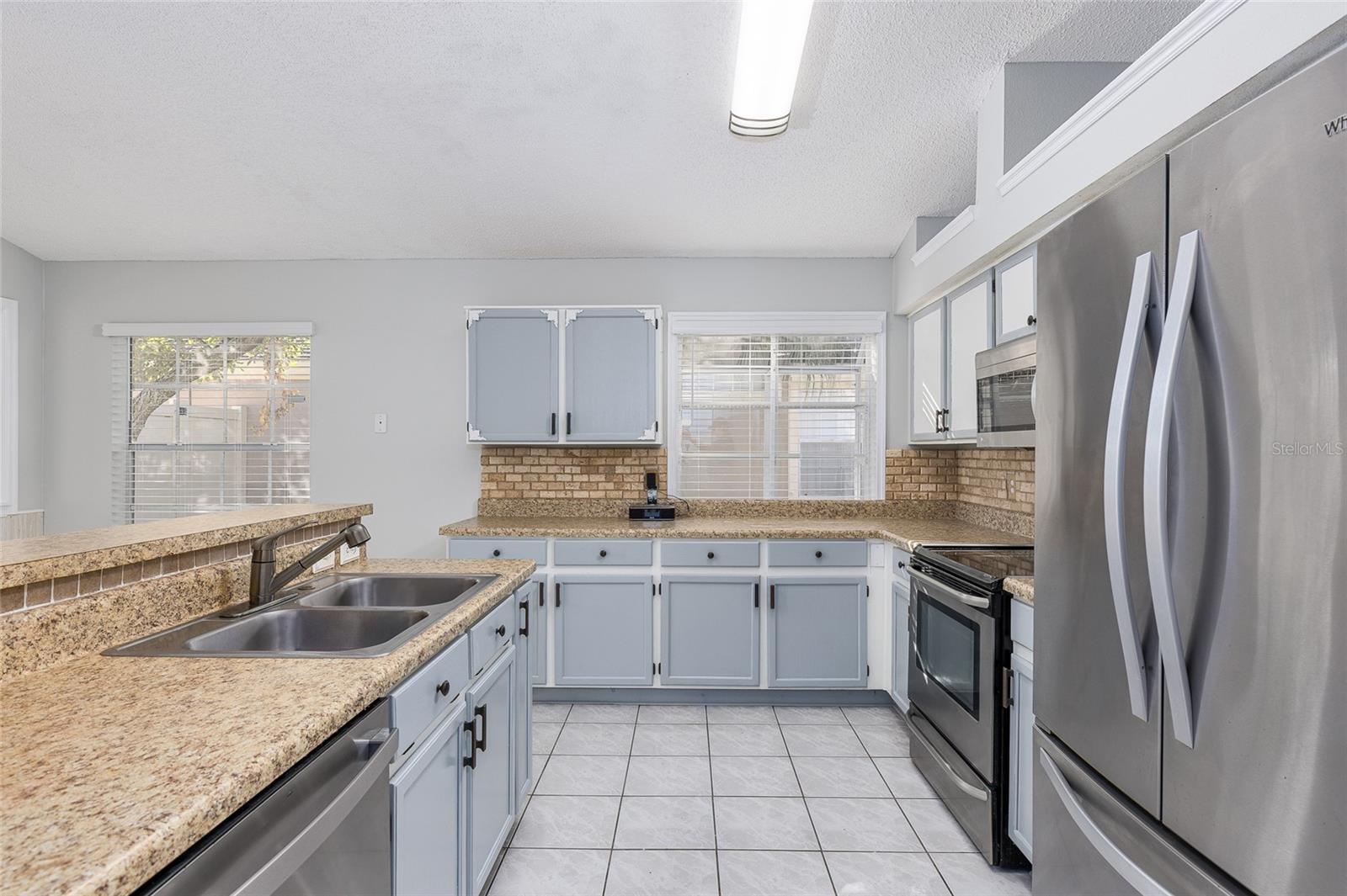 2376 ISLAND CLUB WAY