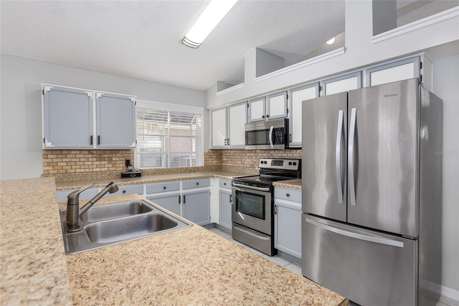 2376 ISLAND CLUB WAY