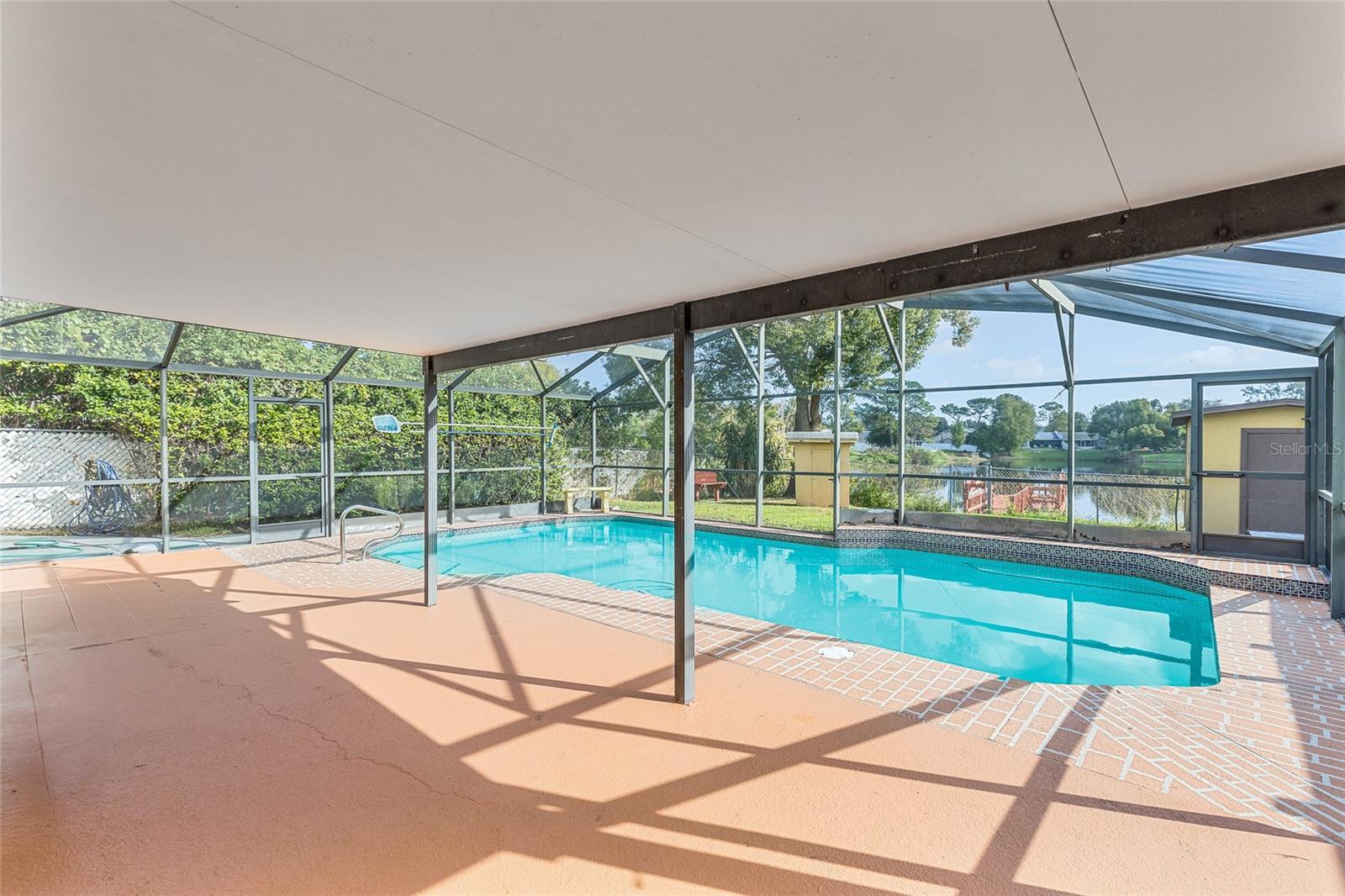 2376 ISLAND CLUB WAY