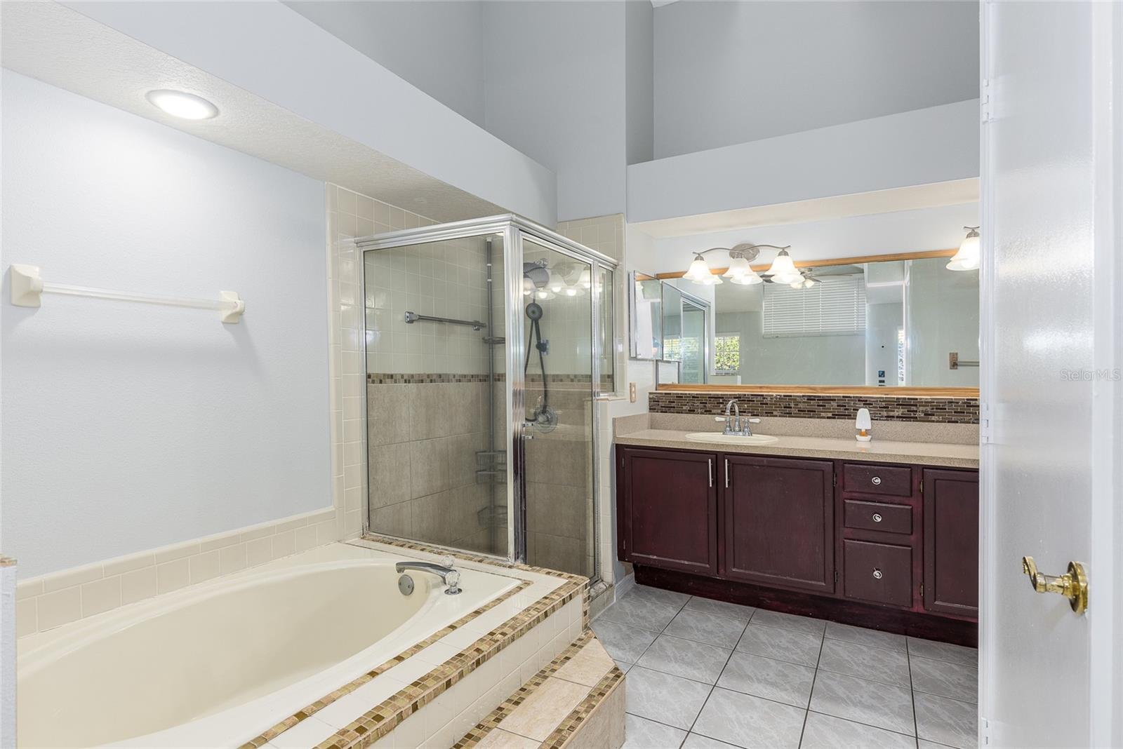 2376 ISLAND CLUB WAY