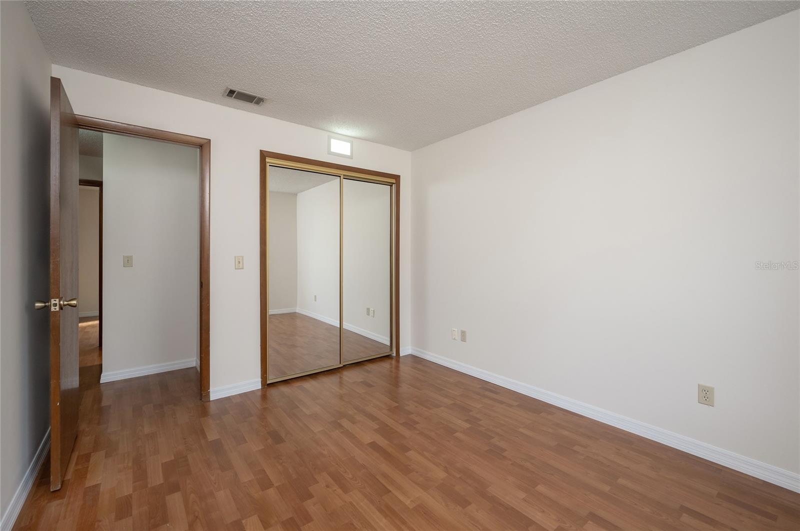 1420 MOORLAND CT