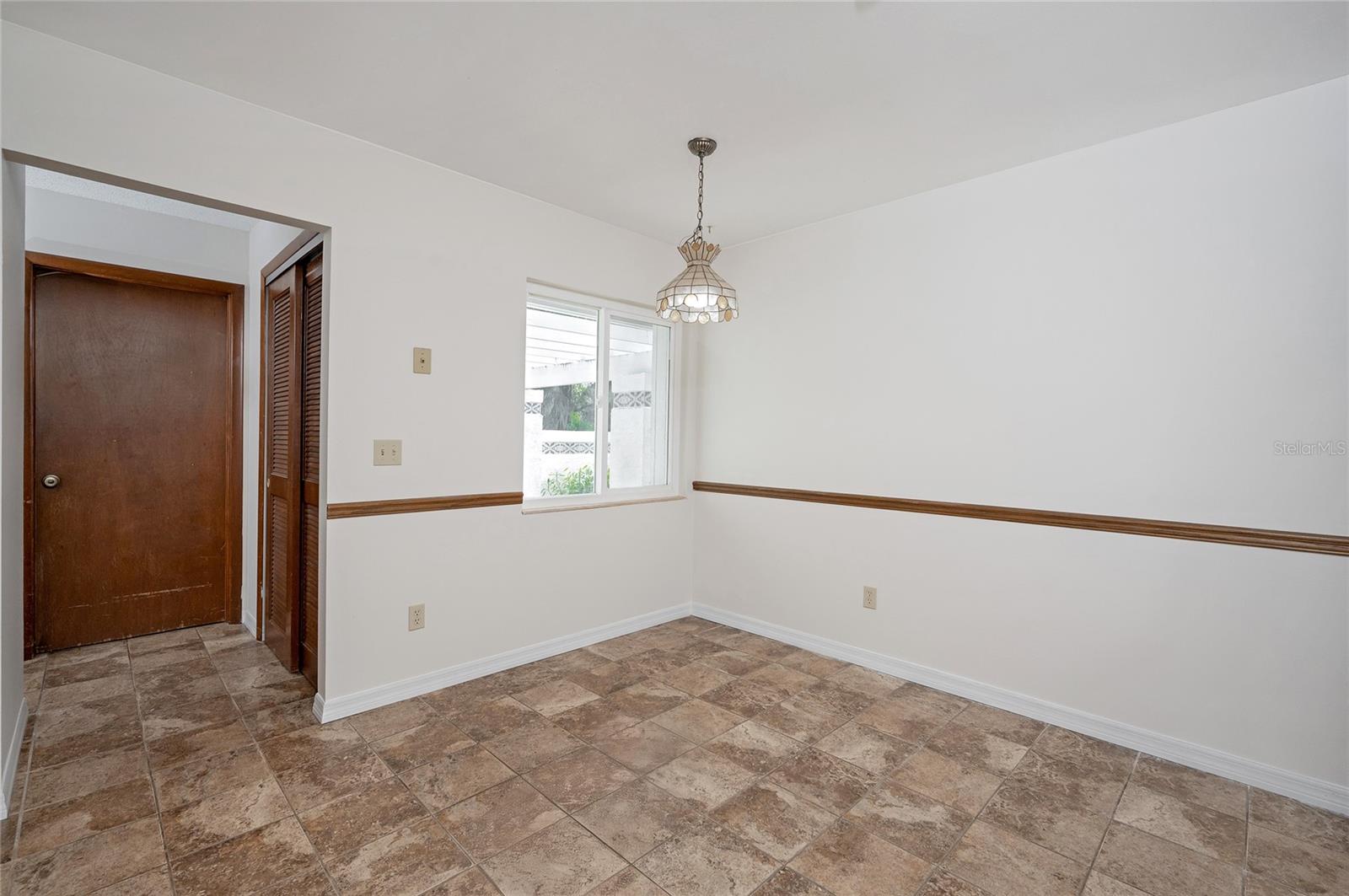 1420 MOORLAND CT