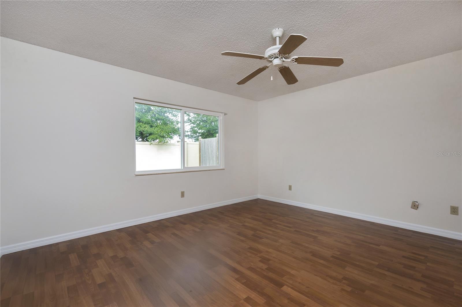 1420 MOORLAND CT