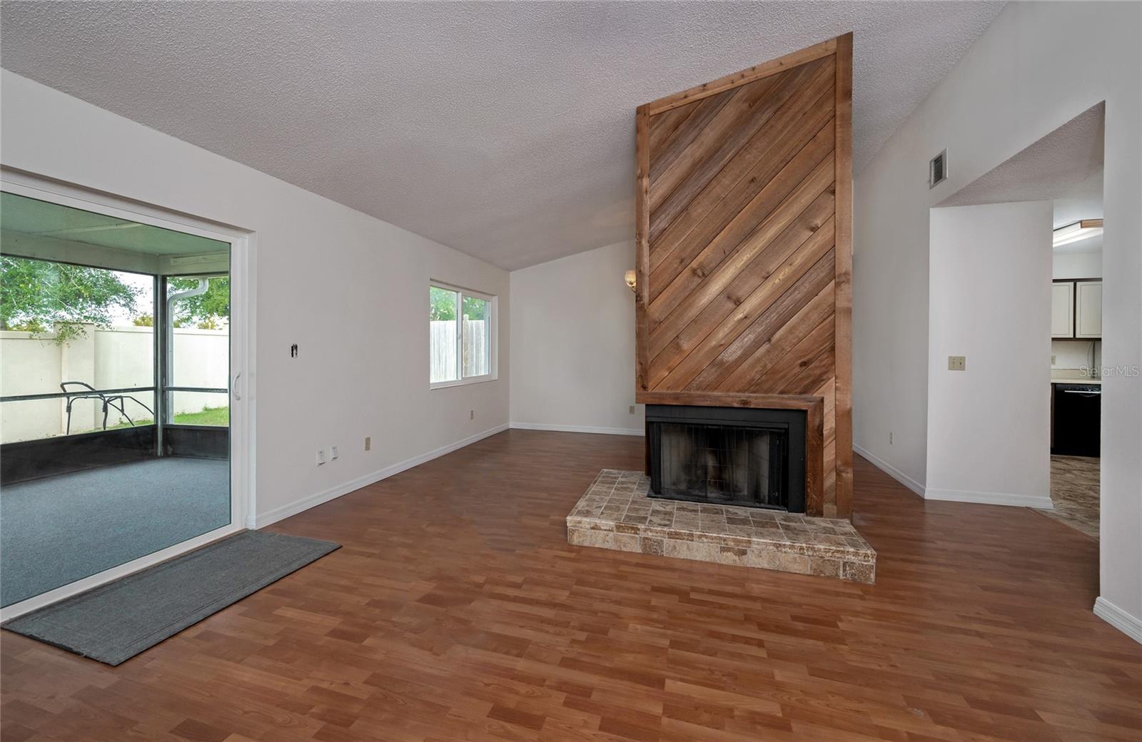 1420 MOORLAND CT