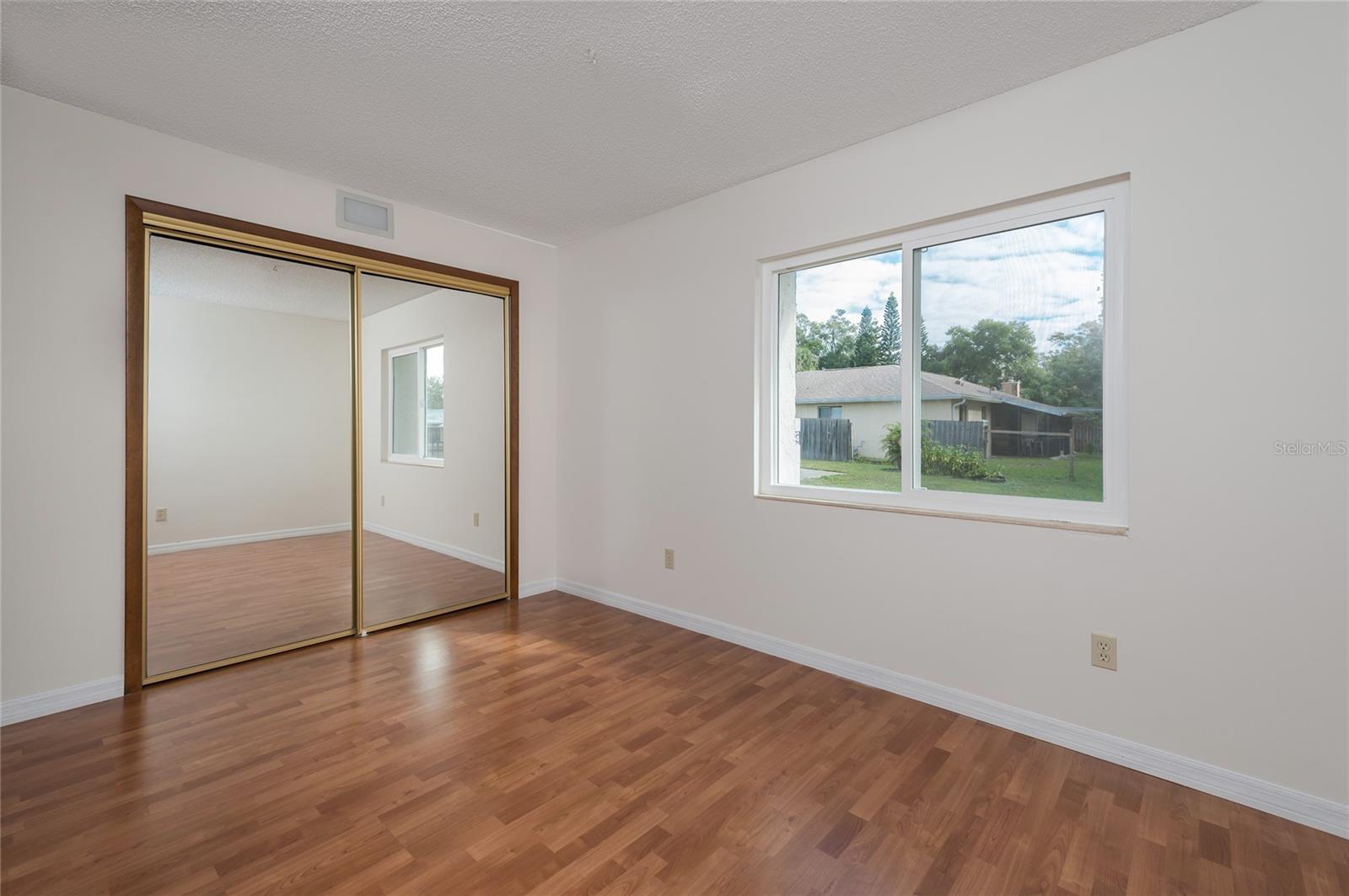1420 MOORLAND CT