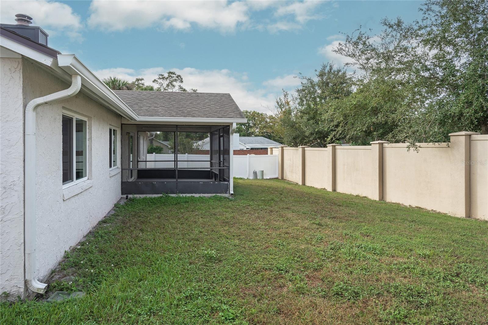 1420 MOORLAND CT