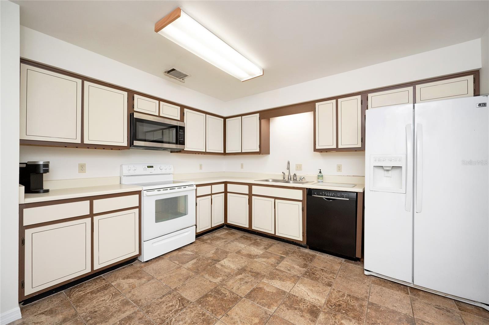 1420 MOORLAND CT
