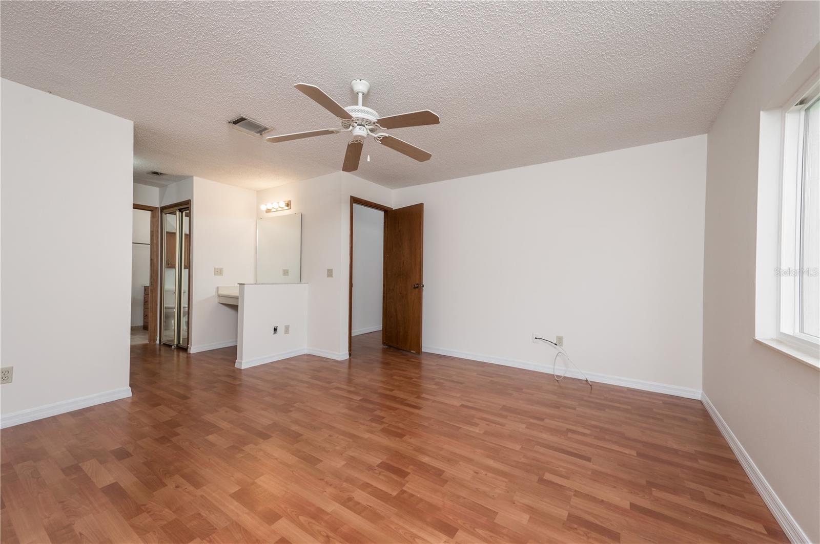 1420 MOORLAND CT