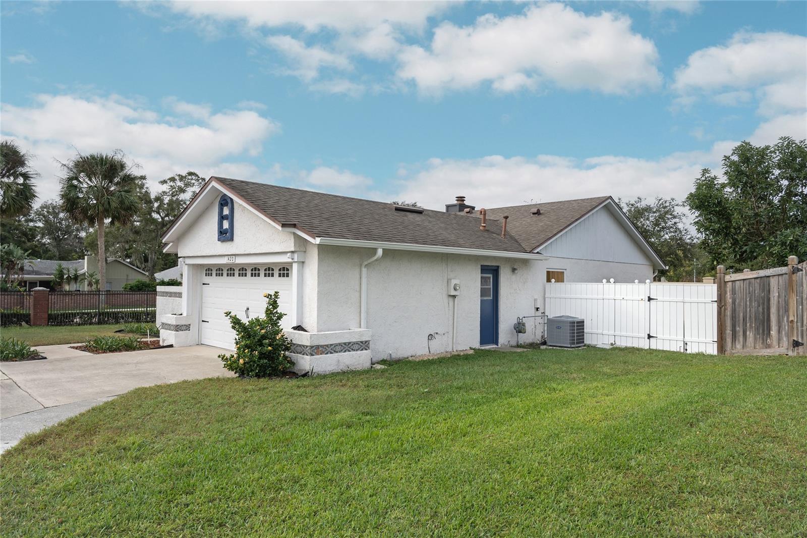1420 MOORLAND CT