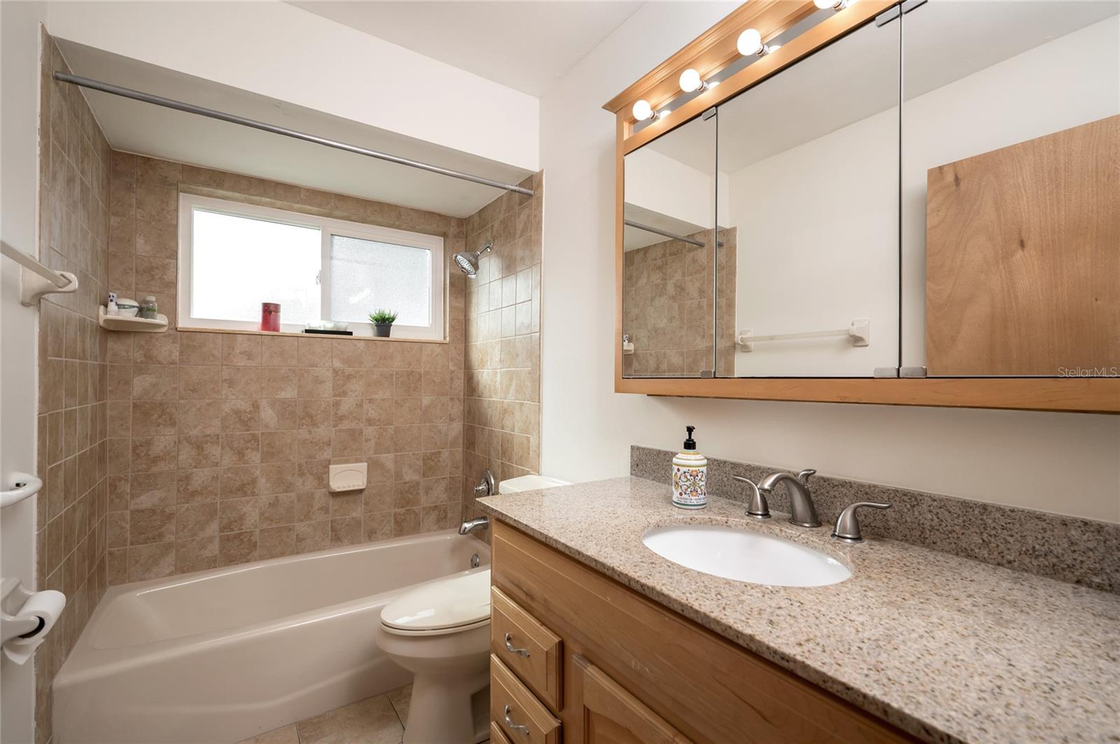 1420 MOORLAND CT